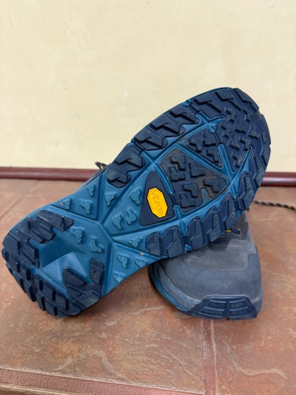 Hoka Kaha Low GTX Hiking Shoes - Picture 9 of 9